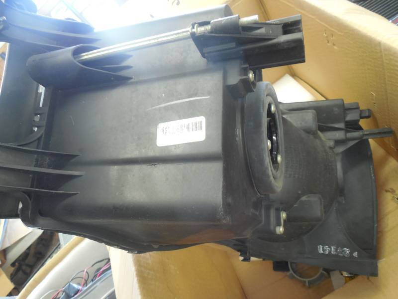 PAIR OF 05 DODGE PICKUP HEADLIGHTS