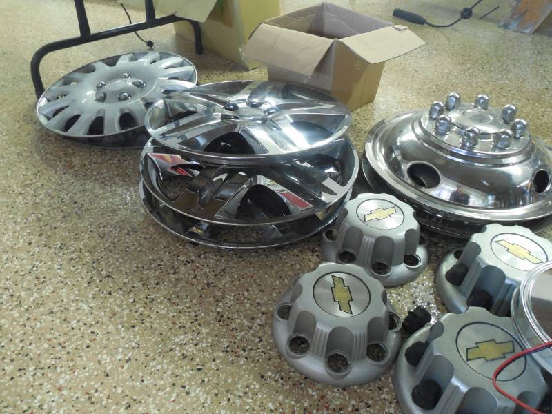 MASSIVE LOT OF FACTORY CENTER CAPS AND HUB CAPS