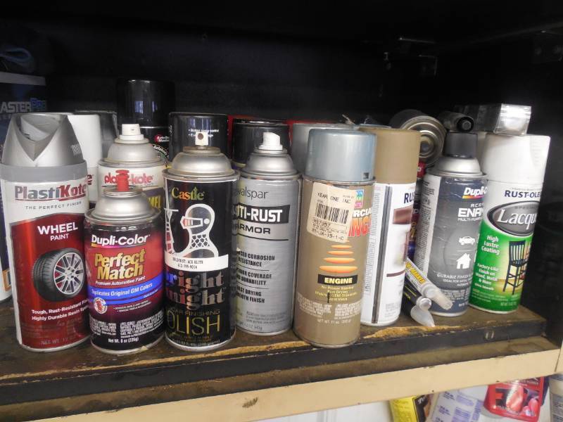 SPRAY PAINT ASSORTED LOT