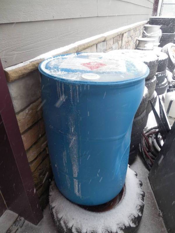 55 GALLON PLASTIC BARREL
