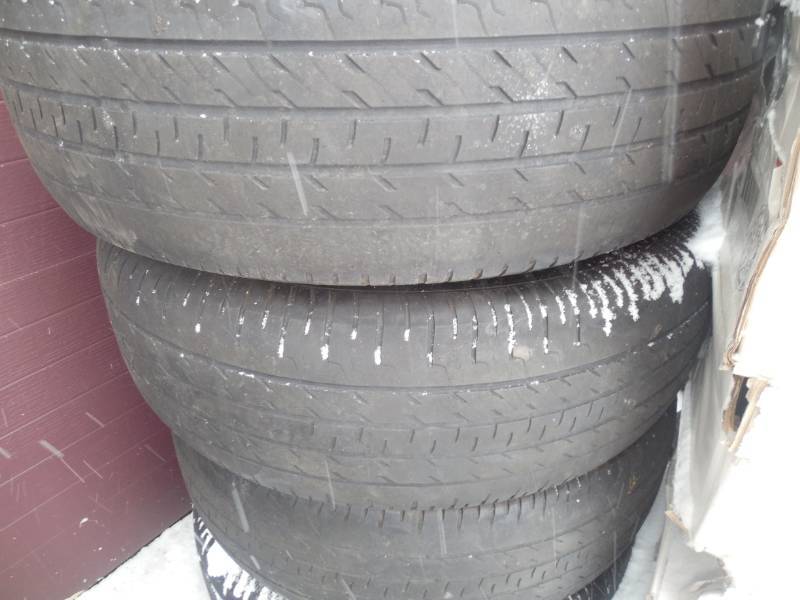(4) ALUMINIUM WHEELS AND TIRES 2657017