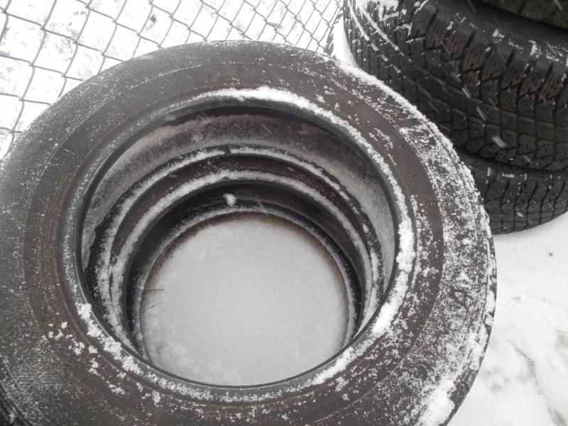 (2) 2256517 TIRES