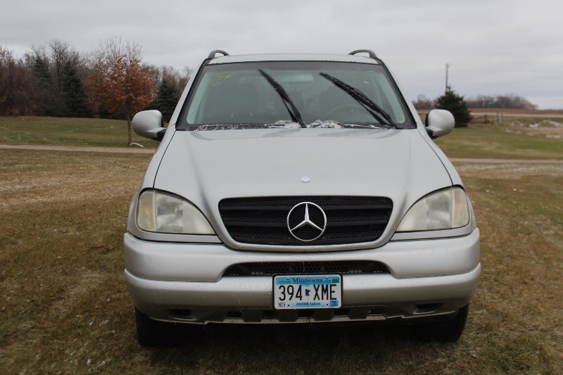 2000 Mercedes-Benz M Class ML320