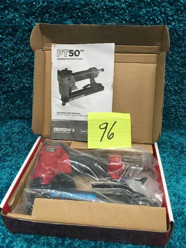 lot 96 image: Arrow Fastener Pneumatic Staple Gun in good working condition