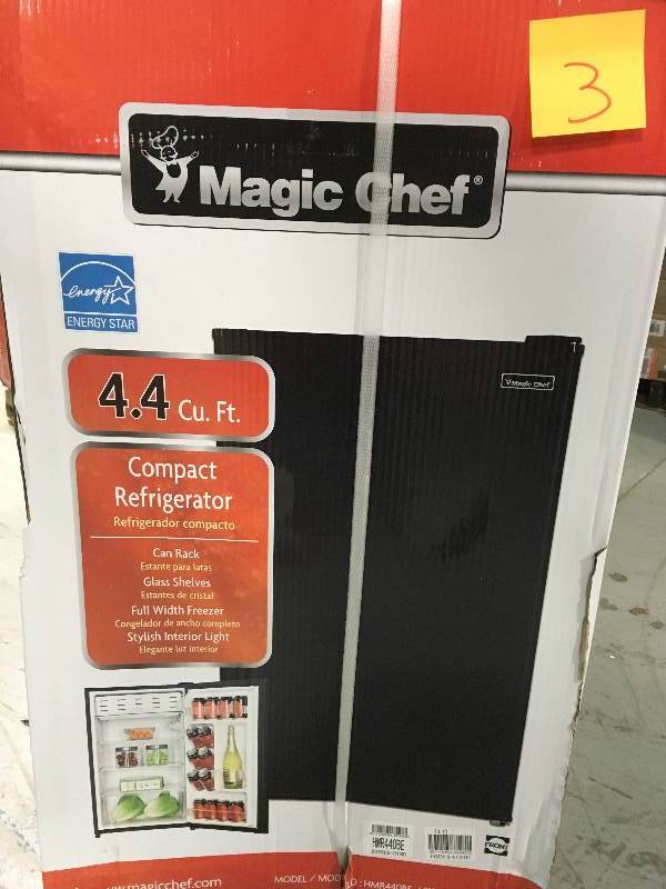 lot 3 image: Magic Chef 4.4 cu. ft. Mini Refrigerator in Black not used