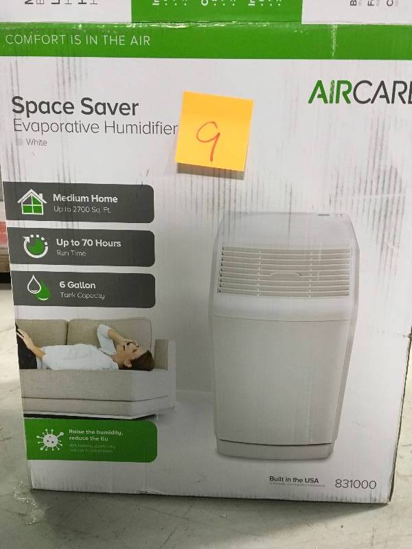 lot 9 image: AIRCARE 6-Gal. Evaporative Humidifier for 2700 sq. ft. in like new condition