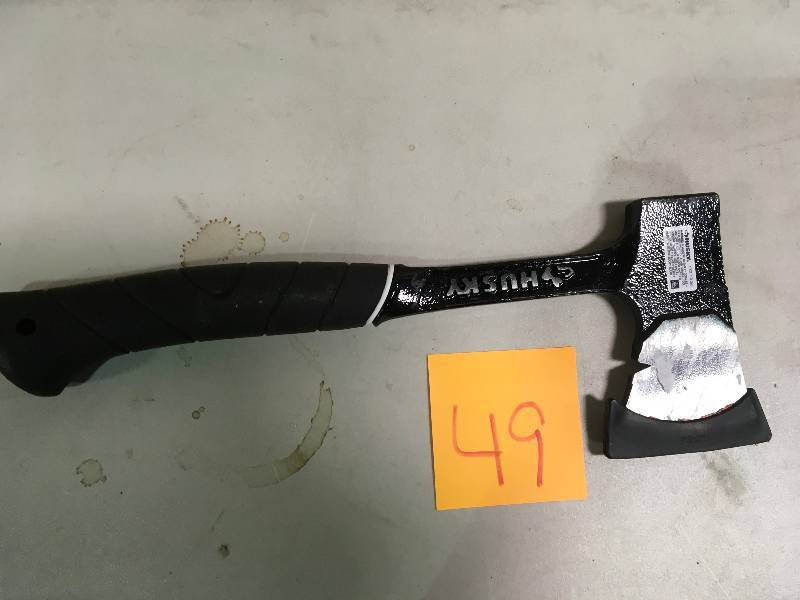 lot 49 image: Husky 20 oz. Ripping Hammer