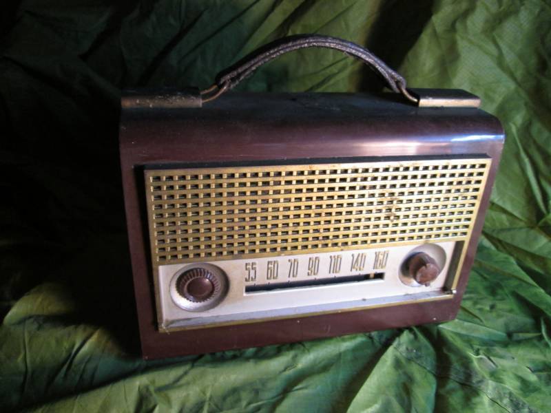 lot 25 image: Vintage tube radio, see all picture...