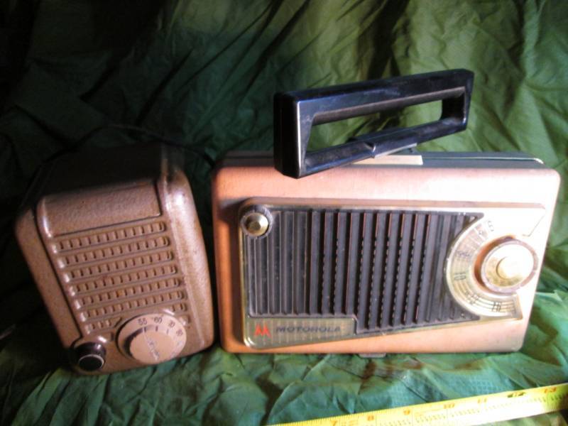 lot 39 image: Motorola and Arvin Vintage Tube Rad...