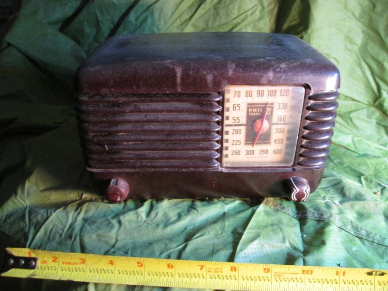lot 52 image: Philco Transitone Vintage Tube Radi...