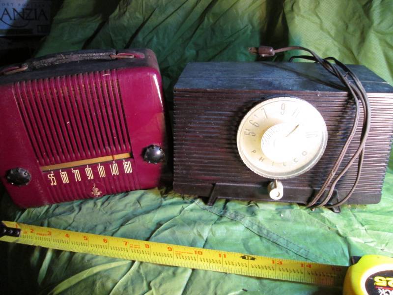 lot 54 image: Emerson and Philco Vintage Tube Rad...