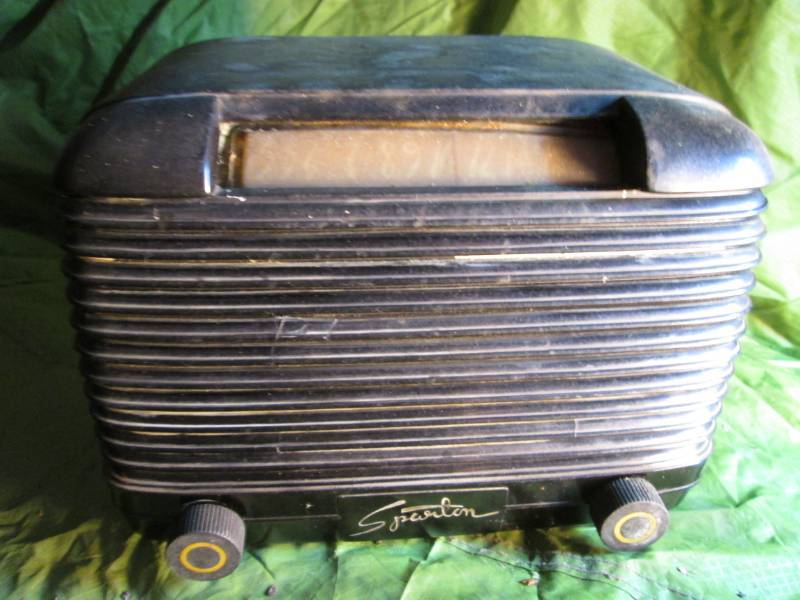 lot 64 image: Spartan Vintage Tube Radio...