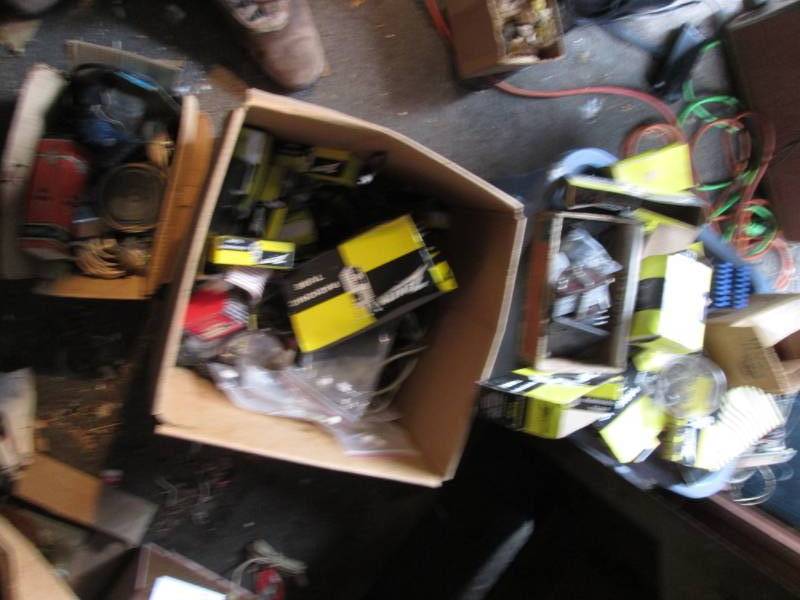 lot 86 image: Box of radio parts and tubes, as pi...