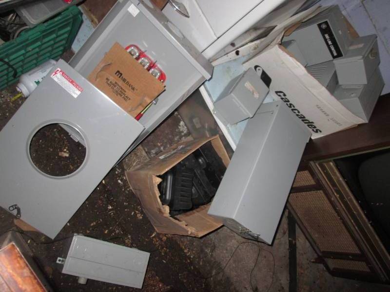 lot 96 image: Lot of electrical boxes...