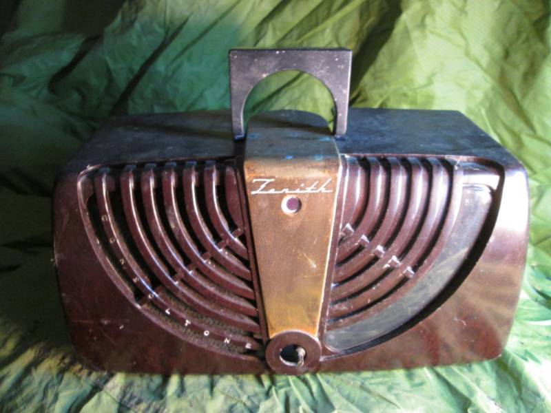 lot 102 image: Zenith Consoletone Vintage Tube Rad...