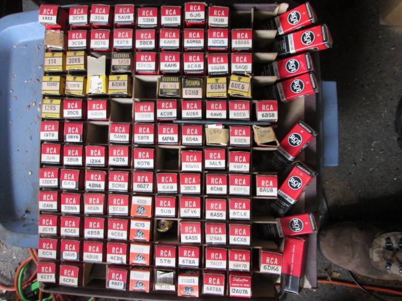 lot 114 image: Lot of assorted radio tubes...
