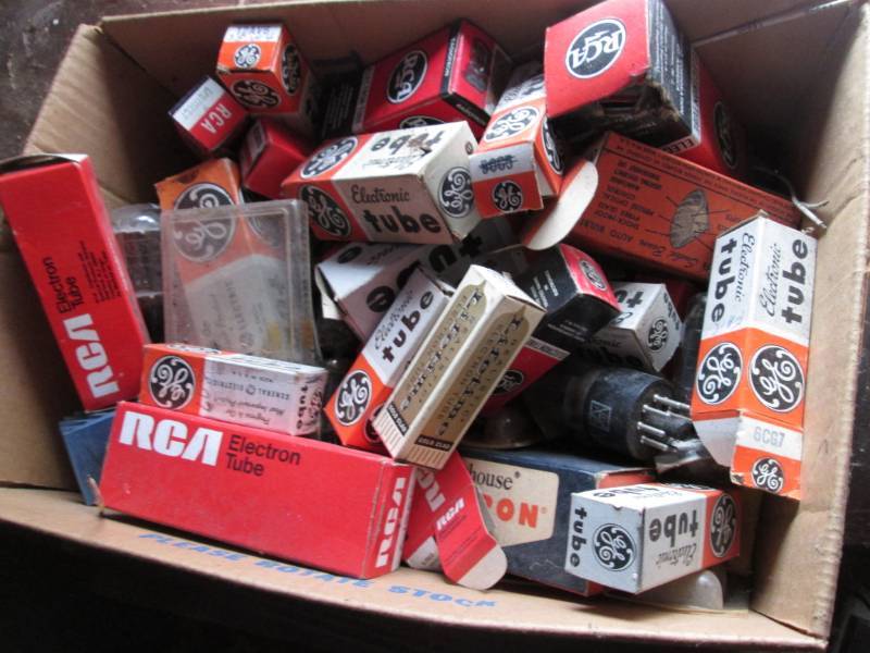 lot 116 image: Lot of assorted radio tubes...