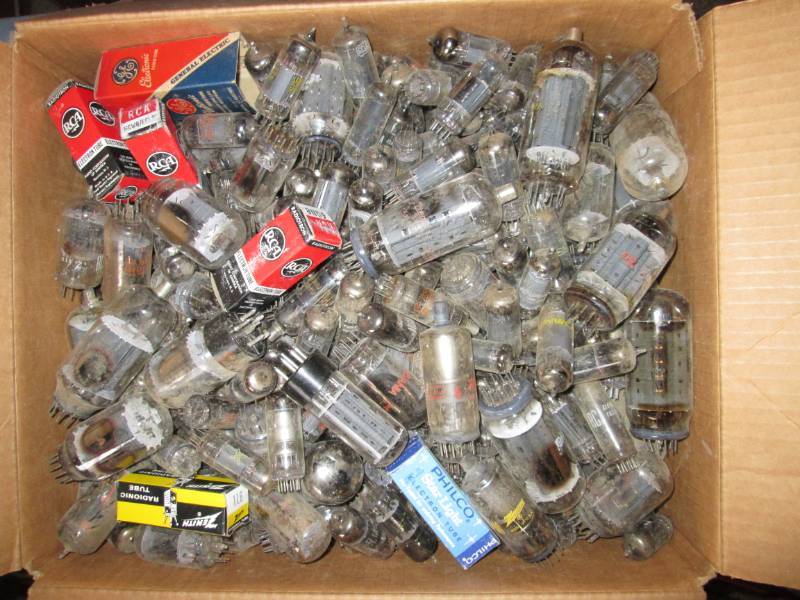 lot 119 image: Lot of assorted radio tubes...