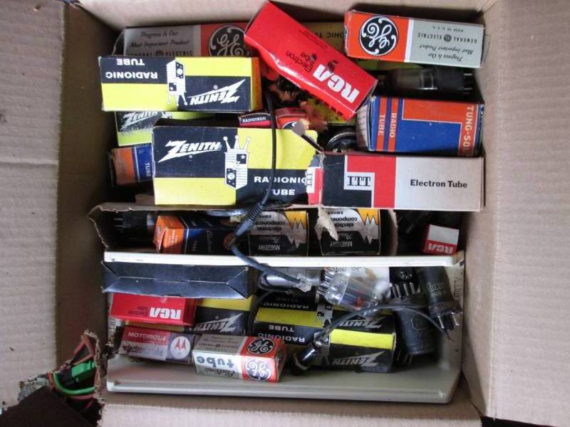 lot 120 image: Lot of assorted radio tubes...