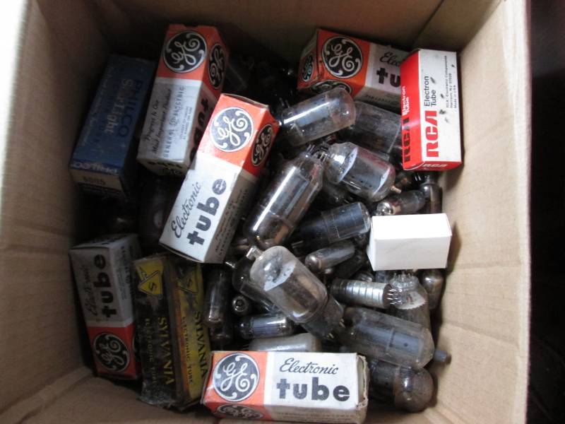 lot 125 image: Lot of assorted radio tubes...