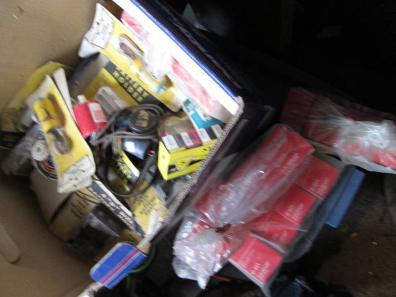 lot 127 image: Lot of radio parts and C-511 color ...