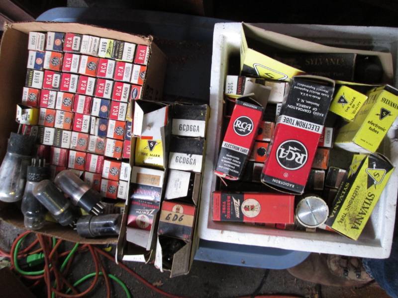 lot 128 image: Lot of assorted radio tubes...