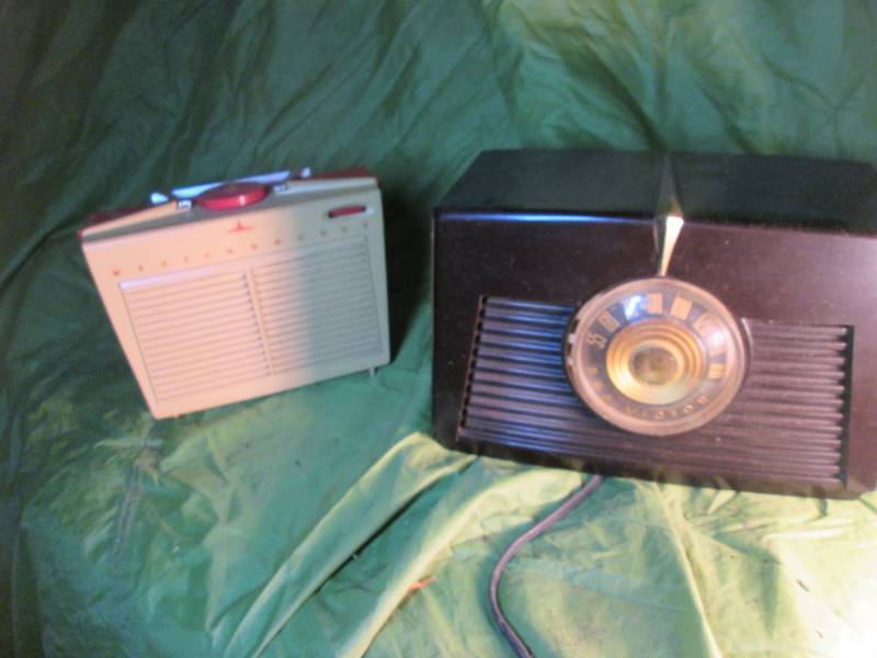 lot 16 image: Westinghpuse and RCA Victor Vintage...