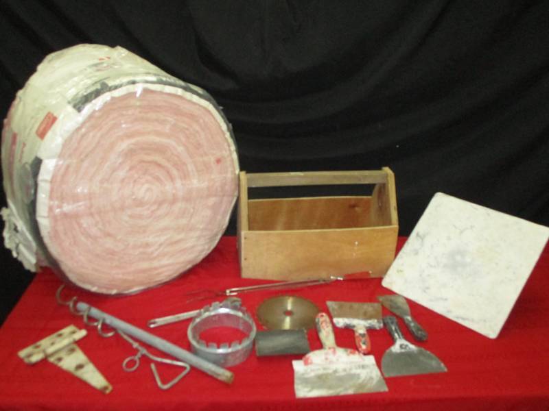 lot 18 image: Various drywall tools and wood tool box and insulation