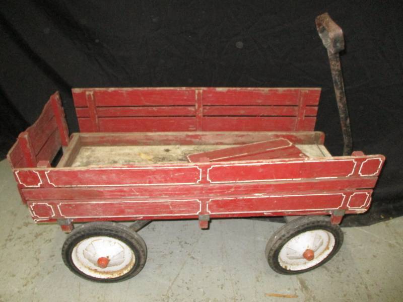 lot 39 image: Wagon, needs some work