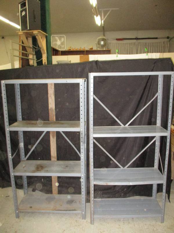 lot 47 image: 2 shelfs