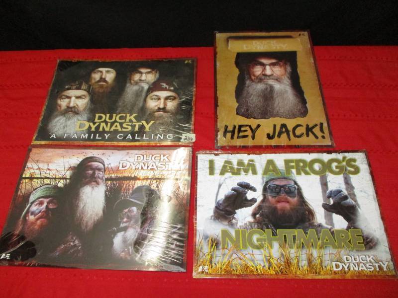 lot 77 image: 4 metal Duck Dynasty tv show decorations