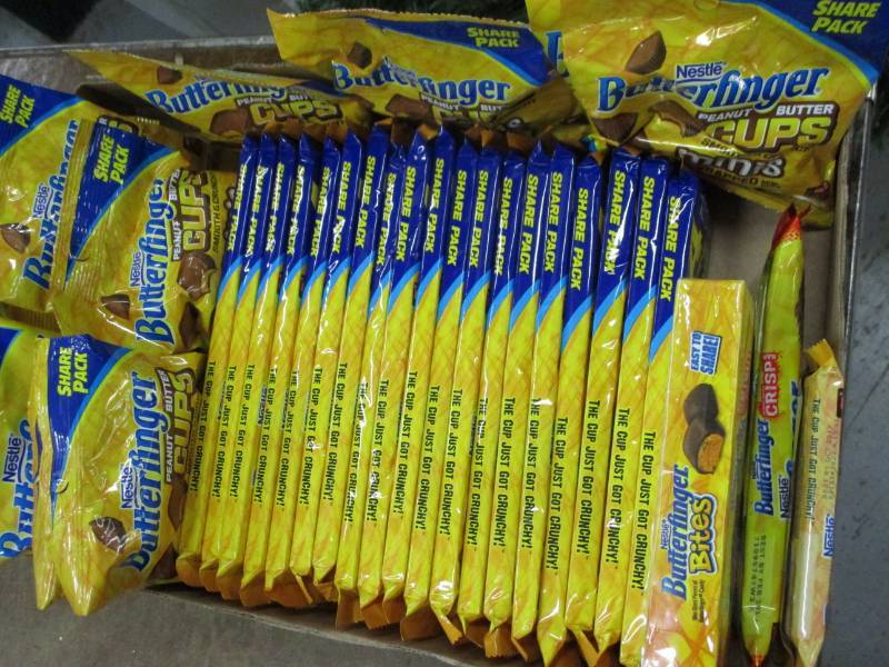 lot 130 image: 36 Various Butterfinger Treats