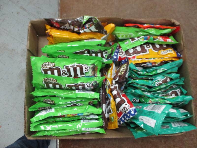 lot 141 image: 40 Various m&m Packs