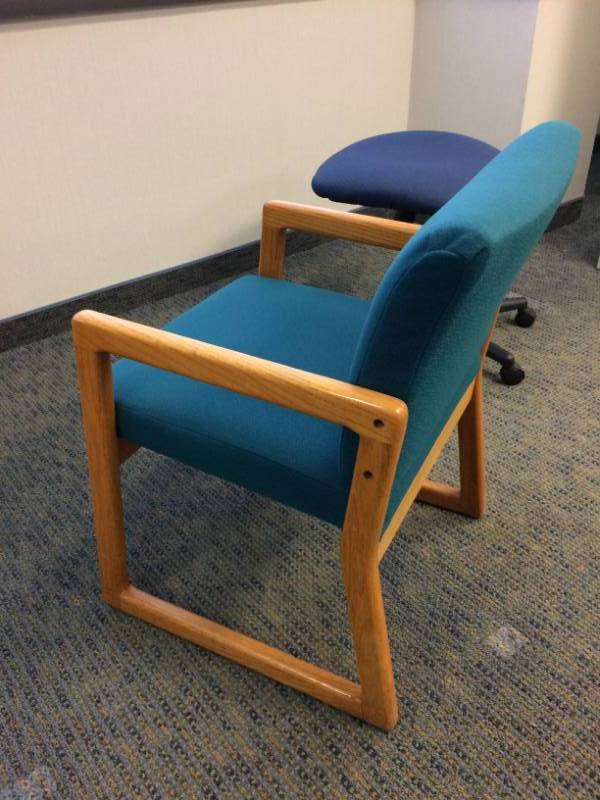 lot 18 image: HIGH QUALITY HON WOOD&UPHOLSTERED BLUE OFFICE GUEST SIDE CHAIR-GREAT CONDITION