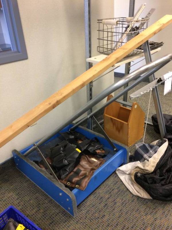 lot 23 image: MSRP $800 PROFESSIONAL PHYSICAL THERAPY PERSONAL TRAINER PUSH PULL SLED WITH MULTIPLE WEIGHTS INCLUDED