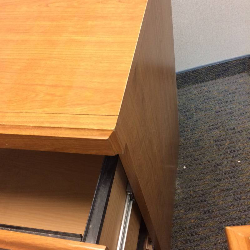 lot 25 image: OFFICE 2 DRAWER FILE CABINET DOCUMENT STORAGE NICE CONDITION