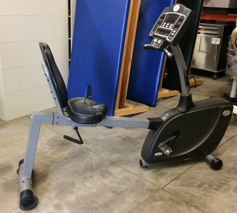 lot 28 image: HORIZON FITNESS RECUMBENT BIKE - EXCELLENT WORKING CONDITION