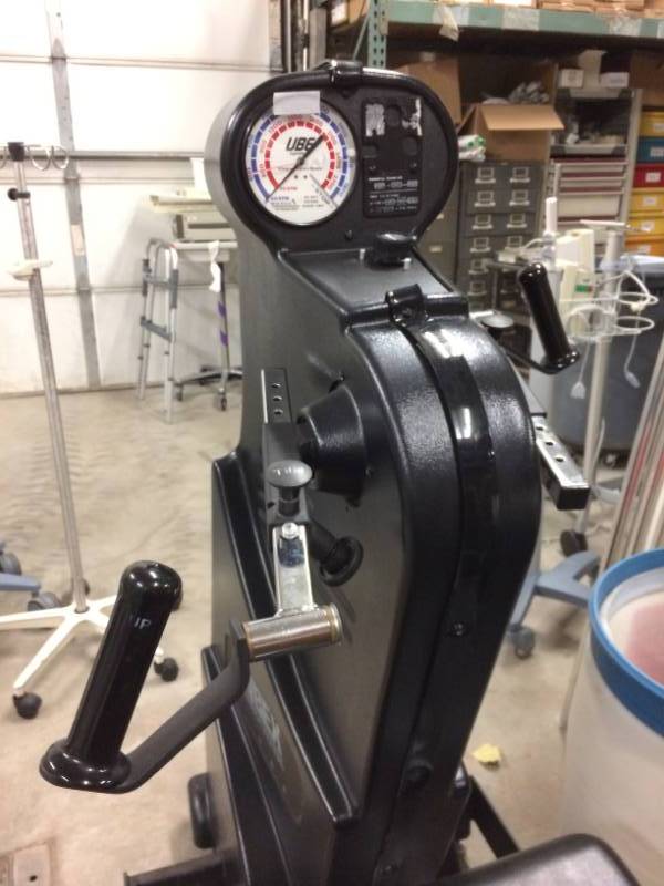 lot 49 image: PROFESSIONAL CYBEX METABOLIC SYSTEMS U B E (UBE Upper Body Ergometer) System GREAT WORKING CONDITION