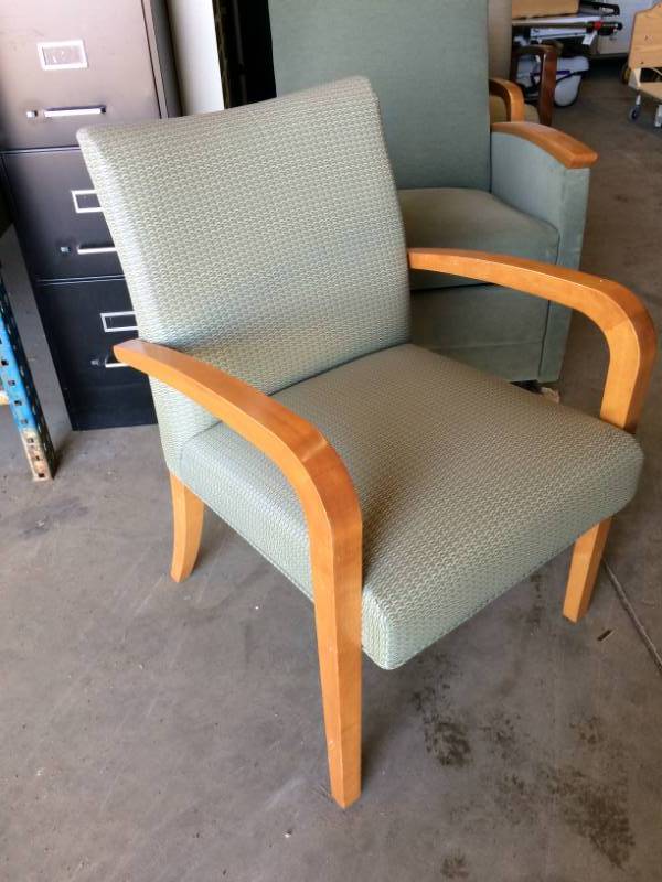 lot 51 image: MSRP $2000 HIGH QUALITY NEMSCHOFF PROFESSIONAL WOOD & UPHOLSTERED OPEN ARM GUEST LOUNGE SIDE CHAIR FOR OFFICES OR MEDICAL CLINICS - EXCELLENT CONDITION