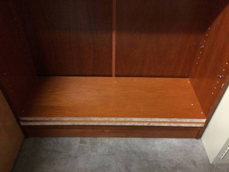 lot 69 image: FOUR SHELF WOOD BOOK CASE GOOD CONDITION