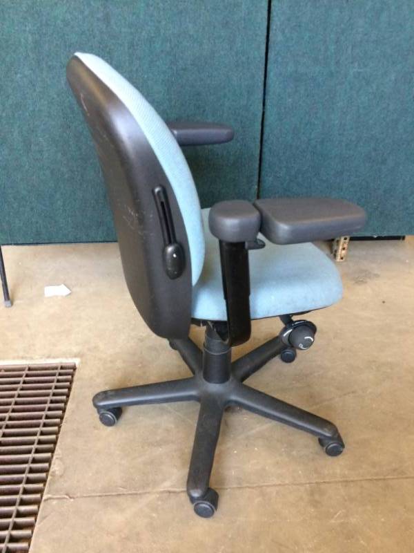lot 58C image: STEELCASE DRIVE FIBER TASK CHAIR MULTI-FUNCTION GREAT CONDITION