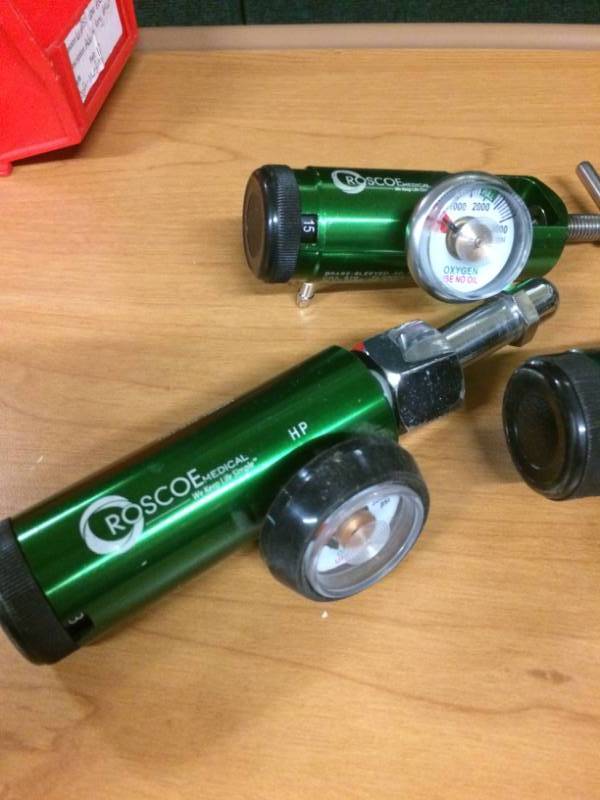 lot 10 image: Lot of Oxygen Cylinder Gauge O2 Regulator Management