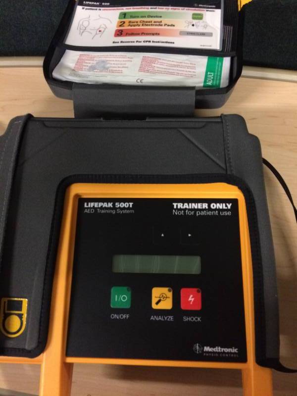 lot 37 image: Physio-Control Lifepak 500T AED Training System