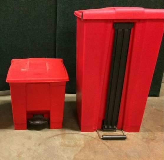 lot 22 image: Rubbermaid Red Plastic Waste Bins