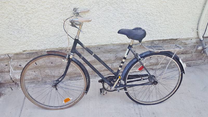lot 18 image: Fantastic Antique Hercules Made In England Bicycle Mobile Newspaper Mail Delivery System - Still Works - Rusty In Some Spots - Please See All The Bells And Whistles On This Near One Of A Kind Bike