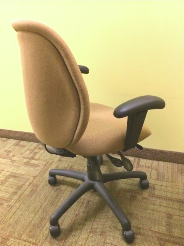 Ergonomic Multi-positional Upholstered Cushy Soft Executive Office Chair - Great Condition