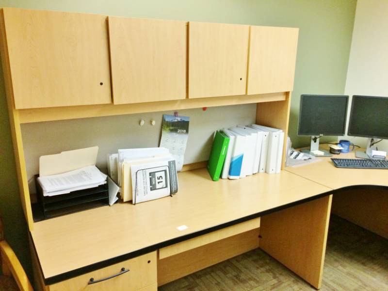 Stunning High Quality&nbspNational Office Furniture Executive Office Workstation - Upper Cabinets Included - All contents &amp Chairs Not Included - Like New Condition&nbsp&nbsp