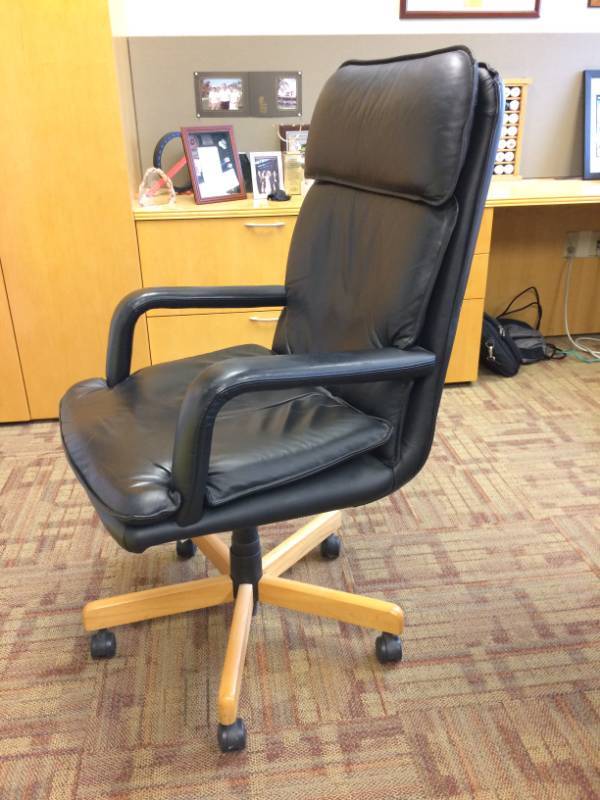 High Quality Executive Office Leather Chair - Great Condition