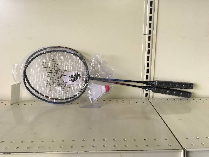 lot 324 image: Badminton Set