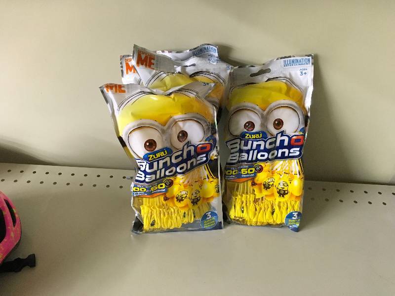 lot 331 image: Minion Water Balloons
